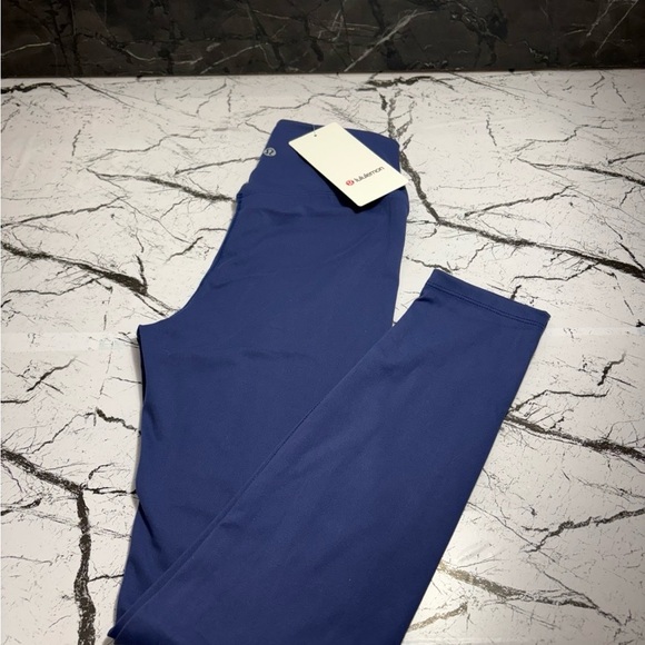 lululemon athletica Black and Blue Leggings - Picture 2 of 4